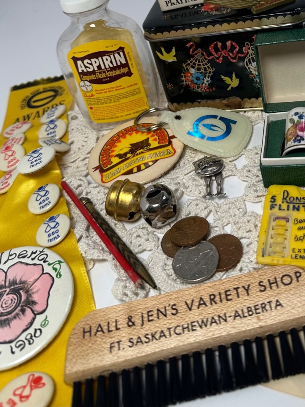 THE HEARTFELT TREASURE BOX NO. 3 | 20+ VINTAGE & RETRO TREASURES - Picture 3 of 9
